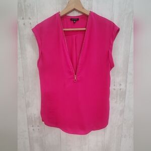 💚5/$25 Dynamite Bright Fushcia Pink Zip Up Short Sleeve Blouse Size XS